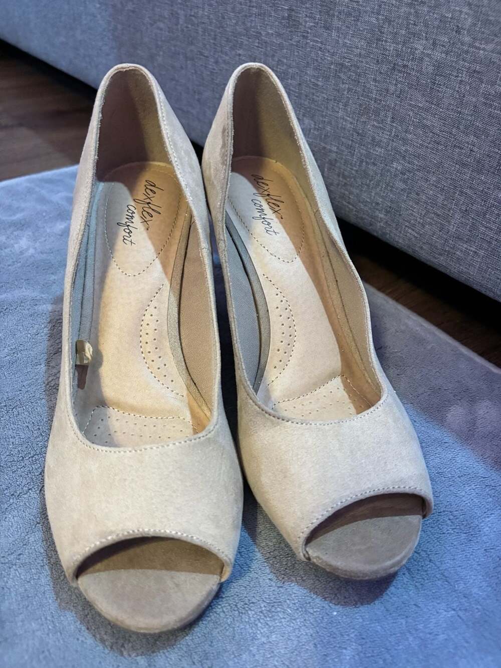 Dexflex Comfort Tan Suede Peep Toe Wedges with Memory Foam 10 - Picture 5 of 6